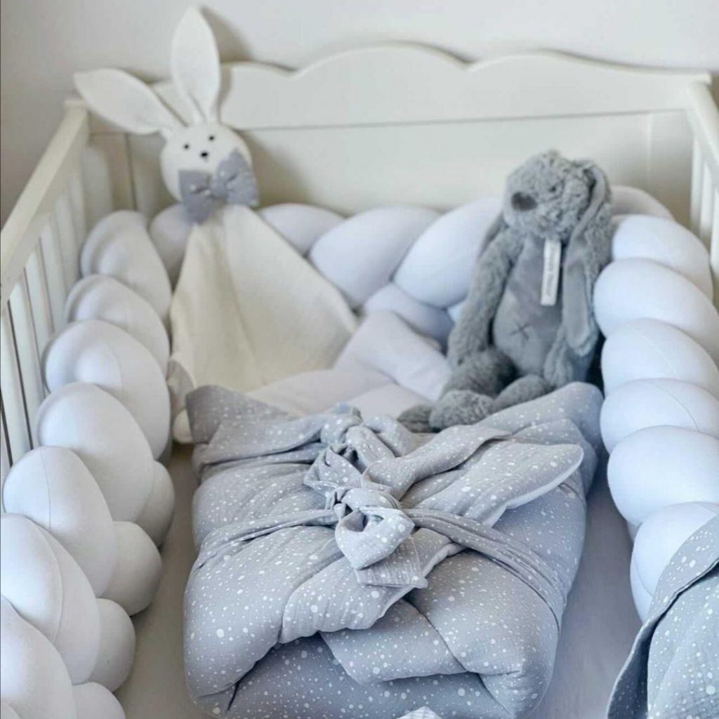 Ako si vybrať správnu dĺžku pleteného mantinelu do detskej postieľky? Ako si vybrať správnu dĺžku pleteného mantinelu do detskej postieľky?