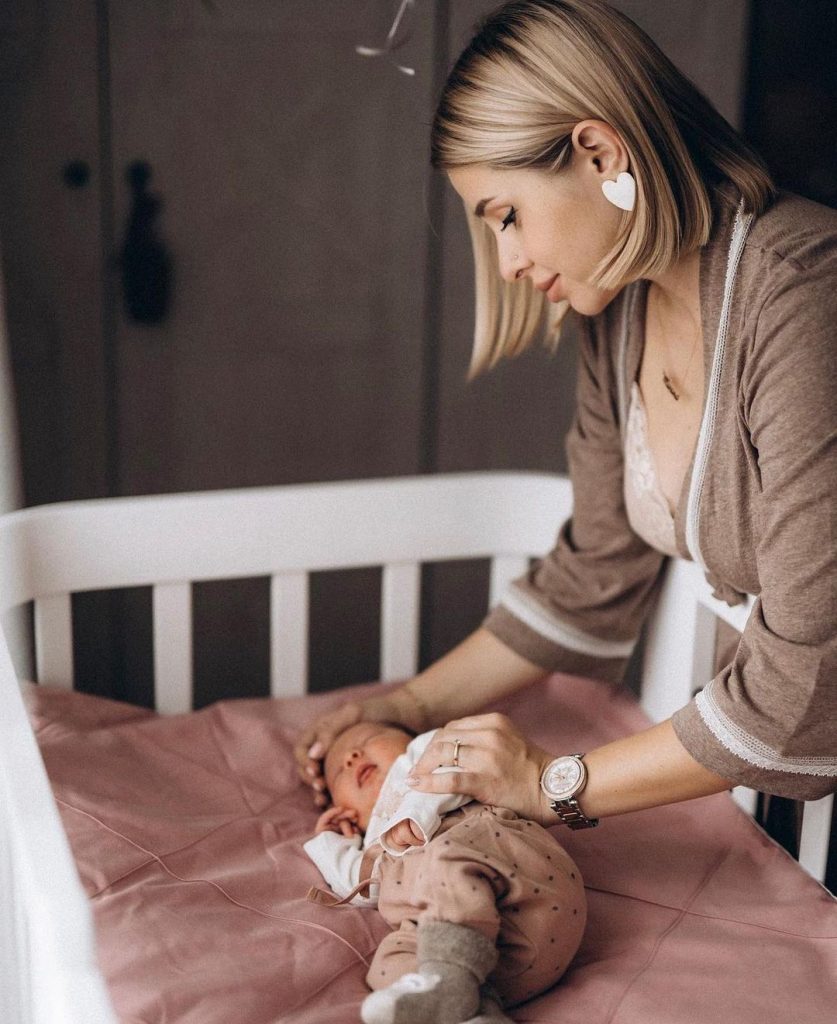 Bezpečný spánok dieťatka v postieľke? Prečítajte si naše praktické rady Bezpečný spánok dieťatka v postieľke? Prečítajte si naše praktické rady