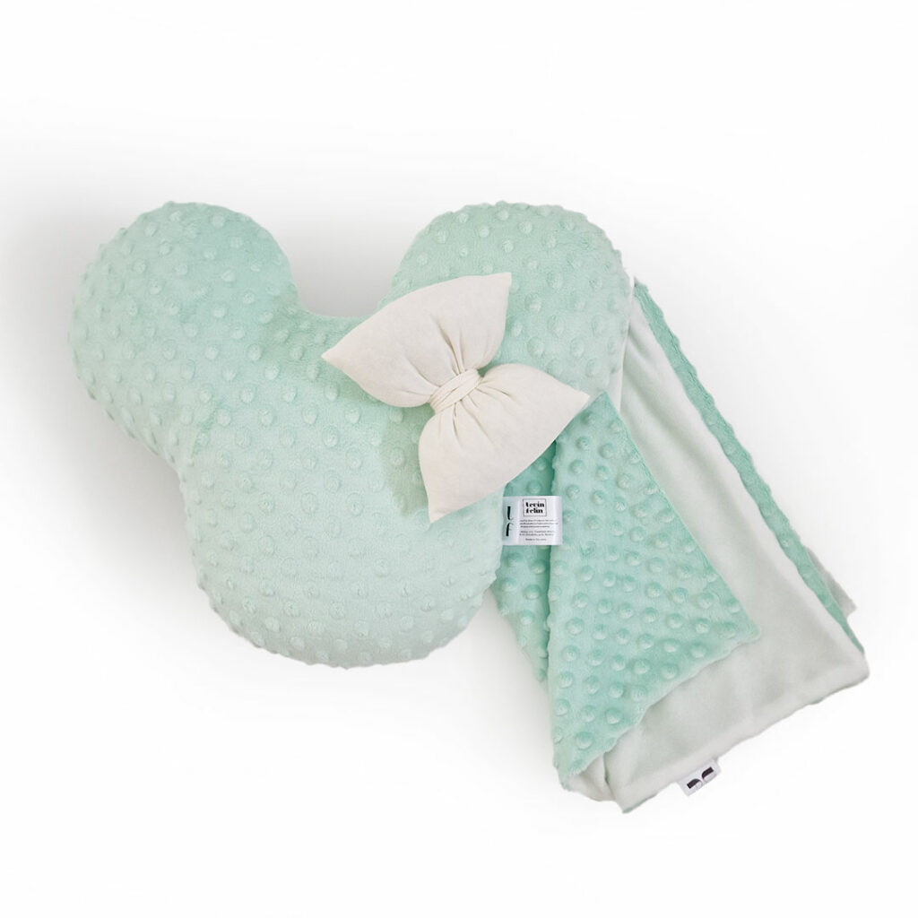 Set plyšového vankúša Monie s plyšovou dekou - mintová/biela - VÝPREDAJ Set plyšového vankúša Monie s plyšovou dekou - mintová/biela - VÝPREDAJ
