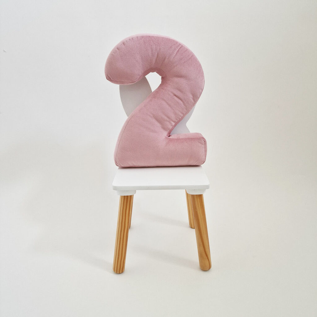 Vankúš velvet písmeno 2 - mauve - VÝPREDAJ