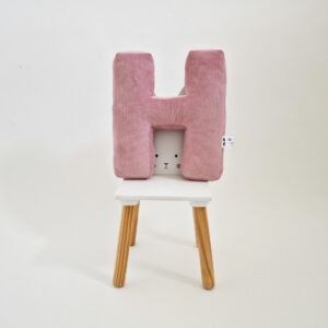 Vankúš velvet písmeno L - mauve - VÝPREDAJ